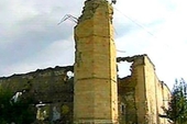 Разрушенная мечеть в с. Карамахи. 1999 г